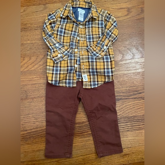 Lot of 4 item Carters 12m - Picture 9 of 13